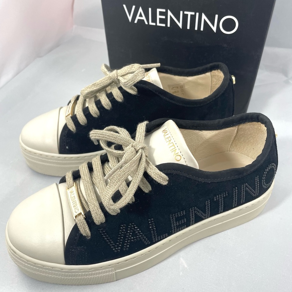 Mario Valentino black Platform sneaker sz 8